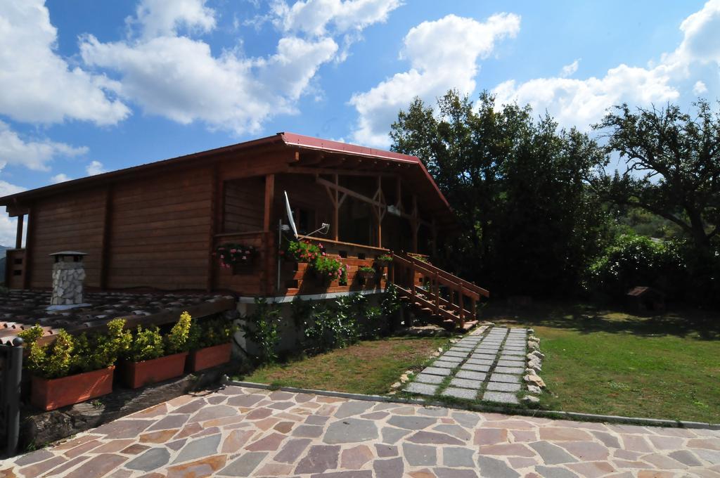 Chalet Dei Parchi Bed and Breakfast Saracinesco Exterior foto
