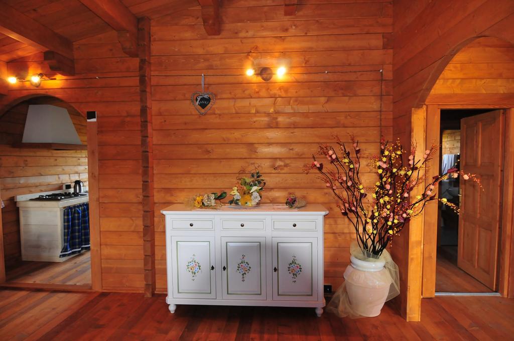 Chalet Dei Parchi Bed and Breakfast Saracinesco Exterior foto