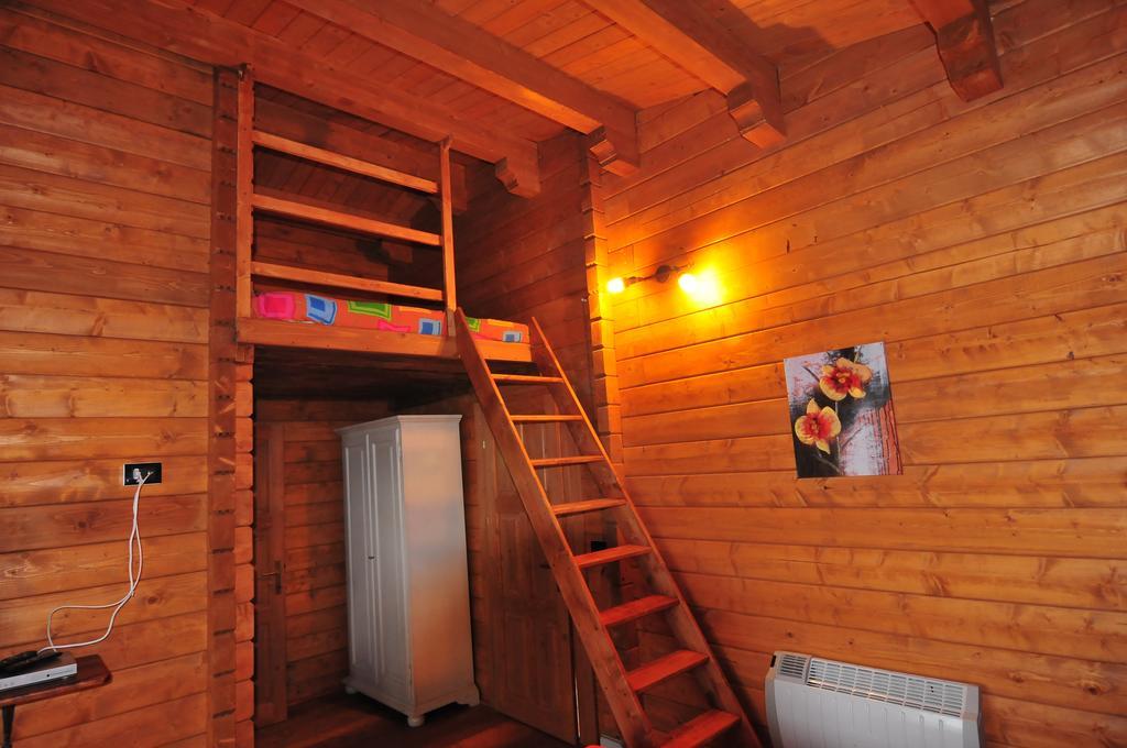 Chalet Dei Parchi Bed and Breakfast Saracinesco Habitación foto