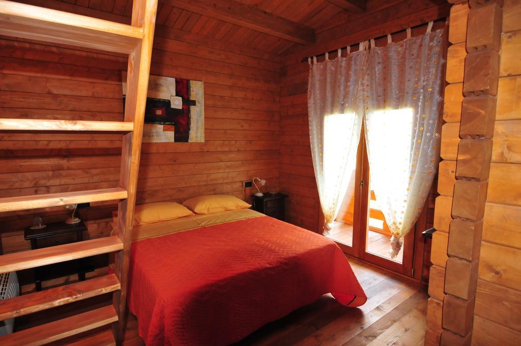 Chalet Dei Parchi Bed and Breakfast Saracinesco Habitación foto