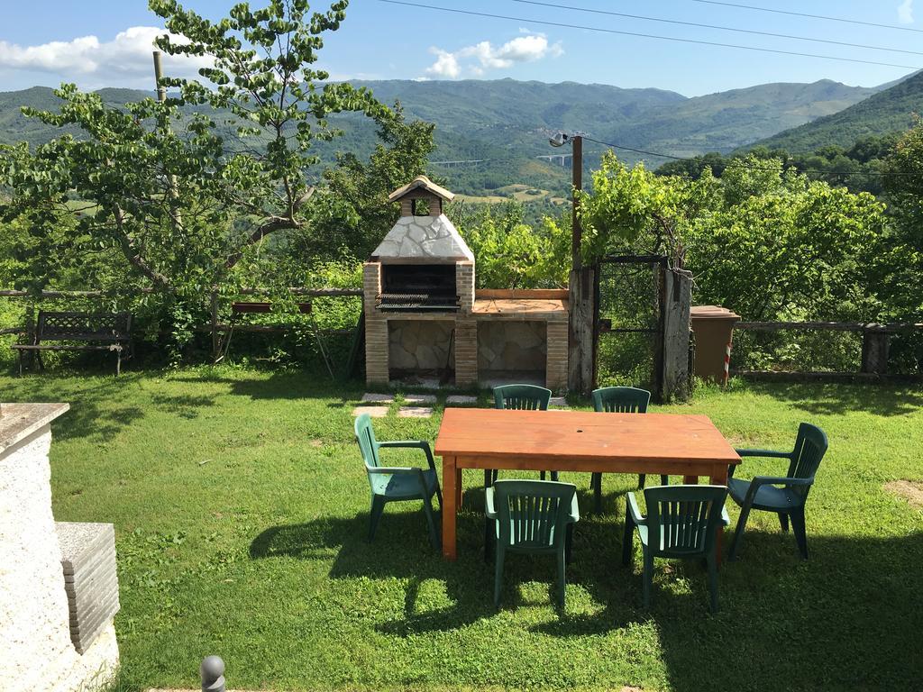 Chalet Dei Parchi Bed and Breakfast Saracinesco Exterior foto